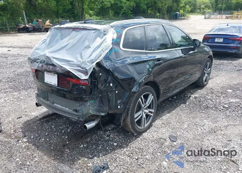 2021 Volvo Xc60 T5 Momentum z USA, uszkodzony, nr VIN YV4102DK4M1818887